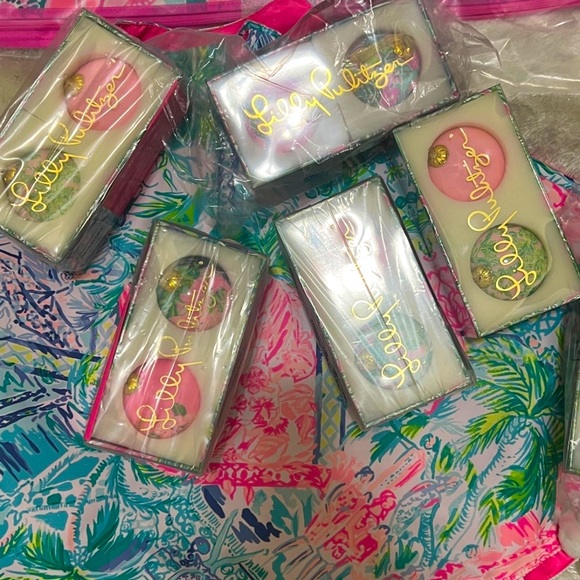 NEW CHRISTMAS LILLY PULITZER TREE SKIRT, ORNAMENTS, AND STORAGE CASE LG LOT🦄 - Picture 7 of 7